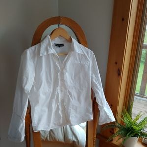 🌿 White button down shirt